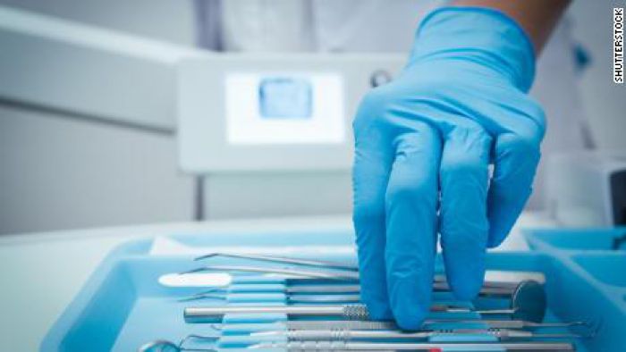 &Kappa;&omicron;&rho;&omega;&nu;&omicron;ϊό&sigmaf; | &Sigma;&upsilon;&nu;&epsilon;&chi;ί&zeta;&omicron;&nu;&tau;&alpha;&iota; &tau;&alpha; &mu;&eta;&delta;&epsilon;&nu;&iota;&kappa;ά &kappa;&rho;&omicron;ύ&sigma;&mu;&alpha;&tau;&alpha; &sigma;&tau;&eta;&nu; &Pi;&epsilon;&rho;&iota;&phi;έ&rho;&epsilon;&iota;&alpha; &Pi;&epsilon;&lambda;&omicron;&pi;&omicron;&nu;&nu;ή&sigma;&omicron;&upsilon;!