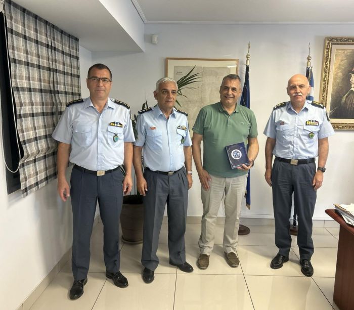 Επίσκεψη του Αντιστράτηγου κ. Παναγιώτη Πούπουζα στο Δημαρχείο Τρίπολης (εικόνες)