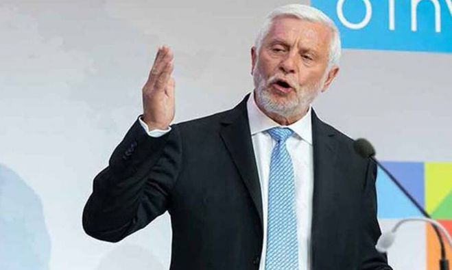 &Alpha;&nu;&tau;ί&delta;&rho;&alpha;&sigma;&eta; &Tau;&alpha;&tau;&omicron;ύ&lambda;&eta;: "&Sigma;&upsilon;&kappa;&omicron;&phi;ά&nu;&tau;&eta;&sigmaf; &omicron; &Nu;ί&kappa;&alpha;&sigmaf;. &Pi;&rho;&omicron;&sigma;&pi;&alpha;&theta;&epsilon;ί &nu;&alpha; &epsilon;&mu;&pi;&lambda;έ&xi;&epsilon;&iota; &tau;&eta; &laquo;&Nu;έ&alpha; &Pi;&epsilon;&lambda;&omicron;&pi;ό&nu;&nu;&eta;&sigma;&omicron;&raquo; &kappa;&alpha;&iota; &epsilon;&mu;έ&nu;&alpha; &pi;&rho;&omicron;&sigma;&omega;&pi;&iota;&kappa;ά &mu;&epsilon; &kappa;&alpha;&tau;&alpha;&gamma;&gamma;&epsilon;&lambda;ί&epsilon;&sigmaf; &tau;&omicron;&upsilon; &Sigma;&Upsilon;&Rho;&Iota;&Zeta;&Alpha;"