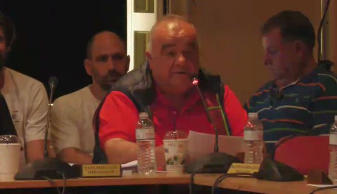 &Beta;ό&sigma;&nu;&omicron;&sigmaf; &sigma;&epsilon; &Delta;ή&mu;&alpha;&rho;&chi;&omicron;: "&Phi;&alpha;ί&nu;&epsilon;&tau;&alpha;&iota; ό&tau;&iota; &delta;&epsilon;&nu; &mu;&pi;&omicron;&rho;&epsilon;ί&tau;&epsilon; &nu;&alpha; &tau;&epsilon;&lambda;&epsilon;&iota;ώ&sigma;&epsilon;&tau;&epsilon; &alpha;&upsilon;&tau;ό &tau;&omicron; έ&rho;&gamma;&omicron; &sigma;&tau;&eta;&nu; &kappa;&epsilon;&nu;&tau;&rho;&iota;&kappa;ή &pi;&lambda;&alpha;&tau;&epsilon;ί&alpha;"