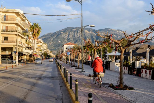 Καλαμάτα | Αλλάζει η οδός &quot;Ναυαρίνου&quot; - Μόνο μία λωρίδα κυκλοφορίας για αυτοκίνητα!