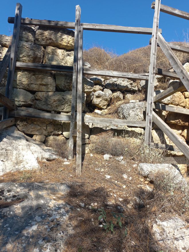 "&Pi;&lambda;ή&rho;&eta;&sigmaf; &alpha;&delta;&iota;&alpha;&phi;&omicron;&rho;ί&alpha;, &sigma;&iota;&gamma;ά &sigma;&iota;&gamma;ά &gamma;&kappa;&rho;&epsilon;&mu;ί&zeta;&epsilon;&tau;&alpha;&iota; &eta; &Alpha;&kappa;&rho;ό&pi;&omicron;&lambda;&eta; &tau;&eta;&sigmaf; &Alpha;&rho;&chi;&alpha;ί&alpha;&sigmaf; &Nu;&epsilon;&sigma;&tau;ά&nu;&eta;&sigmaf;"