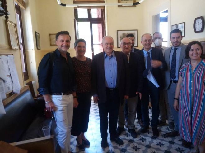 &Pi;&alpha;&pi;&alpha;&eta;&lambda;&iota;&omicron;ύ: "H &pi;&rho;&omicron;&omicron;&pi;&tau;&iota;&kappa;ή &epsilon;&nu;ό&sigmaf; &nu;έ&omicron;&upsilon; &Delta;&iota;&kappa;&alpha;&sigma;&tau;&iota;&kappa;&omicron;ύ &Mu;&epsilon;&gamma;ά&rho;&omicron;&upsilon; &alpha;&pi;&omicron;&mu;&alpha;&kappa;&rho;ύ&nu;&epsilon;&tau;&alpha;&iota; &gamma;&iota;&alpha; &tau;&eta;&nu; &Tau;&rho;ί&pi;&omicron;&lambda;&eta;"