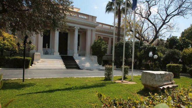 Κυβερνητικοί κύκλοι: &quot;Νέα αποστασία απεργάζονται συγκεκριμένα επιχειρηματικά συμφέροντα για λογαριασμό Μητσοτάκη&quot;