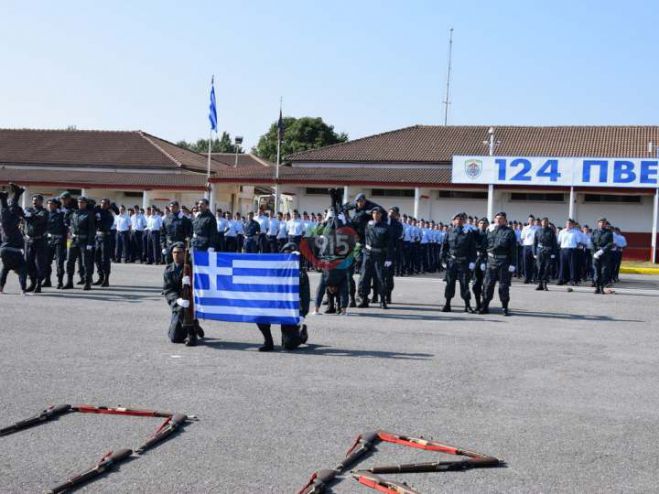 Τελετή ορκωμοσίας των νεοσυλλέκτων οπλιτών στην 124 ΠΒΕ στην Τρίπολη  (εικόνες - βίντεο)