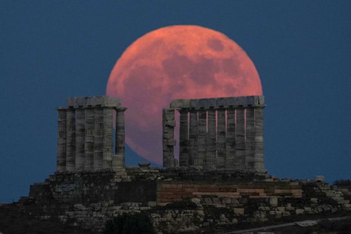 Πανσέληνος Ιουνίου | Πότε θα δούμε το «Φεγγάρι της Φράουλας»