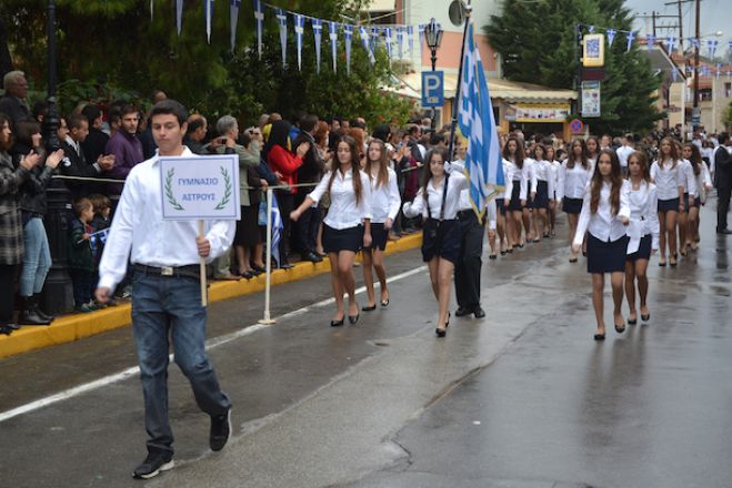 Η Βόρεια Κυνουρία γιόρτασε την επέτειο του «ΟΧΙ» (εικόνες – βίντεο)