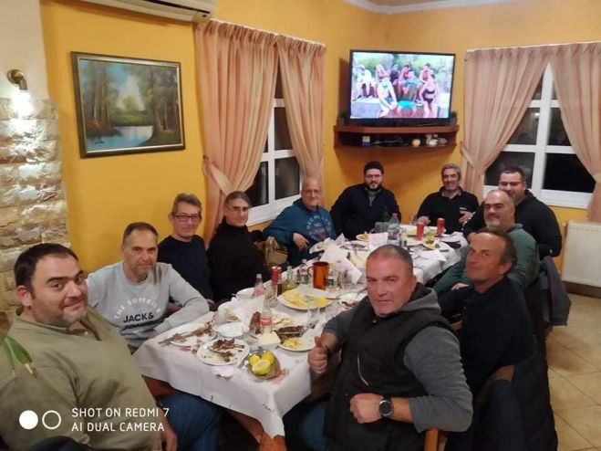 &Omicron;&iota; &rho;&alpha;&delta;&iota;&omicron;&epsilon;&rho;&alpha;&sigma;&iota;&tau;έ&chi;&nu;&epsilon;&sigmaf; &tau;&eta;&sigmaf; &Pi;&epsilon;&lambda;&omicron;&pi;&omicron;&nu;&nu;ή&sigma;&omicron;&upsilon; έ&kappa;&omicron;&psi;&alpha;&nu; &tau;&eta;&nu; &pi;ί&tau;&alpha; &tau;&omicron;&upsilon;&sigmaf;! (&epsilon;&iota;&kappa;ό&nu;&epsilon;&sigmaf;)
