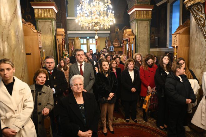 &Mu;&epsilon; &lambda;&alpha;&mu;&pi;&rho;ό&tau;&eta;&tau;&alpha; &pi;&alpha;&nu;&eta;&gamma;ύ&rho;&iota;&sigma;&epsilon; &omicron; &epsilon;&nu;&omicron;&rho;&iota;&alpha;&kappa;ό&sigmaf; &Iota;&epsilon;&rho;ό&sigmaf; &Nu;&alpha;ό&sigmaf; &Tau;ί&mu;&iota;&omicron;&upsilon; &Pi;&rho;&omicron;&delta;&rho;ό&mu;&omicron;&upsilon; &Lambda;&epsilon;&beta;&iota;&delta;ί&omicron;&upsilon; (&epsilon;&iota;&kappa;ό&nu;&epsilon;&sigmaf;)