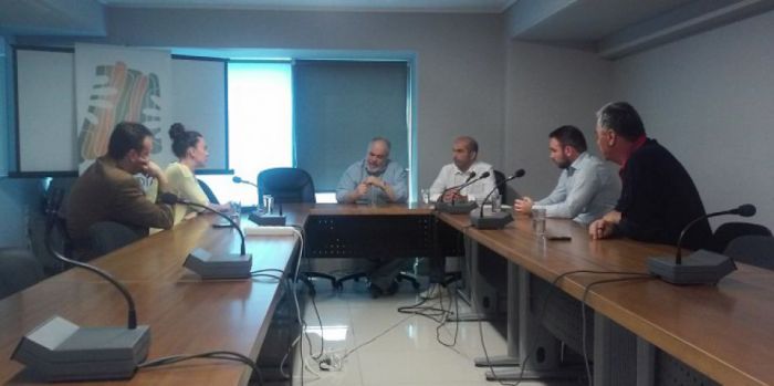 &laquo;&Pi;&omicron;&lambda;&iota;&tau;&iota;&sigma;&tau;&iota;&kappa;ή &Pi;&rho;&omega;&tau;&epsilon;ύ&omicron;&upsilon;&sigma;&alpha;&raquo;: &Sigma;&upsilon;&nu;&epsilon;&chi;ί&zeta;&omicron;&nu;&tau;&alpha;&iota; &omicron;&iota; &epsilon;&pi;&alpha;&phi;έ&sigmaf; &mu;&epsilon; &phi;&omicron;&rho;&epsilon;ί&sigmaf; &sigma;&tau;&eta;&nu; &Tau;&rho;ί&pi;&omicron;&lambda;&eta;