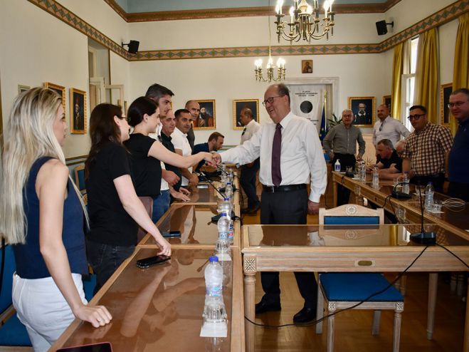 &Alpha;&nu;&tau;&iota;&pi;&rho;&omicron;&sigma;&omega;&pi;&epsilon;ί&alpha; &alpha;&pi;ό &tau;&eta;&nu; &Gamma;&epsilon;&omega;&rho;&gamma;ί&alpha; &sigma;&upsilon;&nu;ά&nu;&tau;&eta;&sigma;&epsilon; &omicron; &Nu;ί&kappa;&alpha;&sigmaf; - &Nu;&omega;&rho;ί&tau;&epsilon;&rho;&alpha; &epsilon;&pi;&iota;&sigma;&kappa;έ&phi;&theta;&eta;&kappa;&alpha;&nu; &tau;&eta; &mu;&omicron;&nu;ά&delta;&alpha; &delta;&iota;&alpha;&chi;&epsilon;ί&rho;&iota;&sigma;&eta;&sigmaf; &sigma;&tau;&eta;&nu; &Pi;&alpha;&lambda;&alpha;&iota;ό&chi;&omicron;&upsilon;&nu;&eta;
