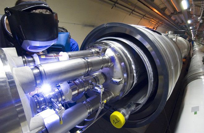 Το ερευνητικό κέντρο CERN στην Ελβετία θα επισκεφθούν μαθητές του Γενικού Λυκείου Λεωνιδίου!
