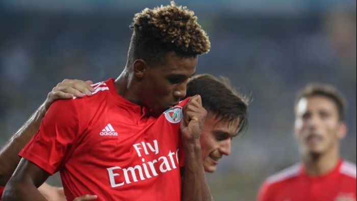 &Mu;&epsilon; &Mu;&pi;&epsilon;&nu;&phi;ί&kappa;&alpha; &omicron; &Pi;&Alpha;&Omicron;&Kappa;, &mu;&epsilon; &Beta;ί&nu;&tau;&iota; &eta; &Alpha;&Epsilon;&Kappa;