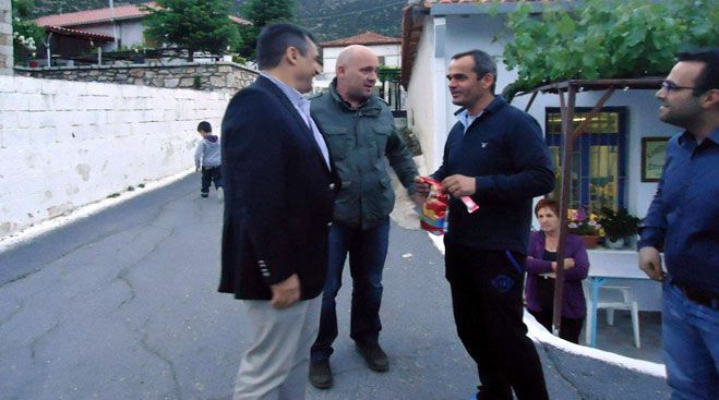 &Sigma;&epsilon; &Kappa;&omicron;&lambda;&lambda;ί&nu;&epsilon;&sigmaf;, &Rho;ί&zeta;&epsilon;&sigmaf; &kappa;&alpha;&iota; &Sigma;&tau;ά&delta;&iota;&omicron; &omicron; &Kappa;ώ&sigma;&tau;&alpha;&sigmaf; &Tau;&zeta;&iota;&omicron;ύ&mu;&eta;&sigmaf;
