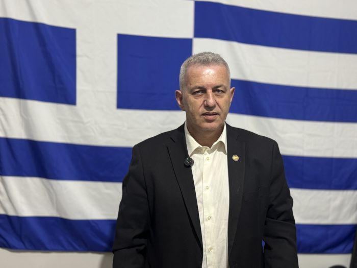 &Tau;&omicron; &epsilon;&pi;ί&kappa;&alpha;&iota;&rho;&omicron; &mu;ή&nu;&upsilon;&mu;&alpha; &tau;&omicron;&upsilon; &Sigma;&tau;&alpha;ύ&rho;&omicron;&upsilon; &Tau;&sigma;ί&chi;&lambda;&eta; &gamma;&iota;&alpha; &tau;&eta;&nu; 28&eta; &Omicron;&kappa;&tau;&omega;&beta;&rho;ί&omicron;&upsilon;: "&Pi;&alpha;&tau;&rho;ί&delta;&alpha;. &Epsilon;&lambda;&epsilon;&upsilon;&theta;&epsilon;&rho;ί&alpha;. &Alpha;&xi;&iota;&omicron;&pi;&rho;έ&pi;&epsilon;&iota;&alpha;"