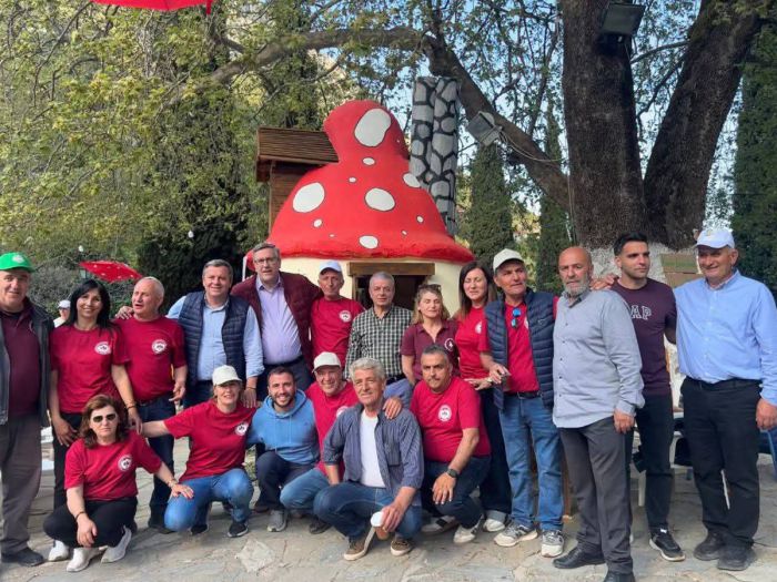 &Delta;&upsilon;&nu;&alpha;&mu;&iota;&kappa;ό &mu;ή&nu;&upsilon;&mu;&alpha; &epsilon;&xi;&omega;&sigma;&tau;&rho;έ&phi;&epsilon;&iota;&alpha;&sigmaf; &alpha;&pi;ό &tau;&eta; 2&eta; &Gamma;&iota;&omicron;&rho;&tau;ή &Mu;&alpha;&nu;&iota;&tau;&alpha;&rho;&iota;ώ&nu; &sigma;&tau;&eta; &Sigma;ί&tau;&alpha;&iota;&nu;&alpha; &ndash; &Mu;&alpha;&nu;&delta;&rho;ώ&nu;&eta;&sigmaf;: &laquo;&Epsilon;&pi;&epsilon;&nu;&delta;ύ&omicron;&upsilon;&mu;&epsilon; &sigma;&epsilon; &delta;&rho;ά&sigma;&epsilon;&iota;&sigmaf; &pi;&omicron;&upsilon; &alpha;&nu;&alpha;&delta;&epsilon;&iota;&kappa;&nu;ύ&omicron;&upsilon;&nu; &tau;&omicron;&nu; &tau;ό&pi;&omicron; &mu;&alpha;&sigmaf;&raquo;