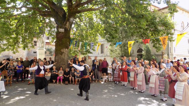 Λαμπρές θρησκευτικές εκδηλώσεις για την Αγία Κυριακή στην Δημητσάνα! (εικόνες)