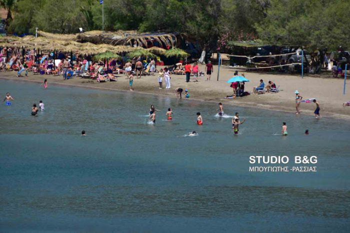 Γέμισε η παραλία &quot;Καραθώνα&quot; στο Ναύπλιο (εικόνες)