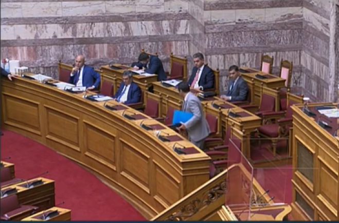 Έ&nu;&alpha; &rho;&eta;&mu;ά&delta;&iota; &alpha;&sigma;&theta;&epsilon;&nu;&omicron;&phi;ό&rho;&omicron; &kappa;&iota; έ&nu;&alpha;&nu; &omicron;&delta;&eta;&gamma;ό. &Pi;&omicron;&lambda;&lambda;ά &zeta;&eta;&tau;ά&epsilon;&iota; &eta; &Gamma;&omicron;&rho;&tau;&upsilon;&nu;ί&alpha;;