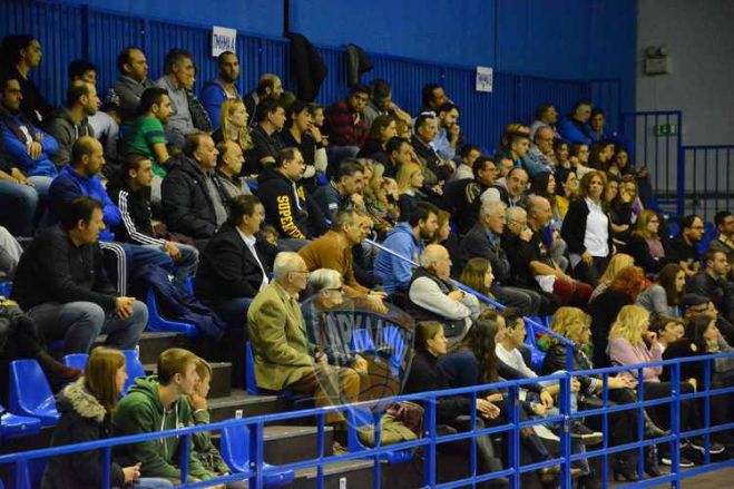 &Tau;&omicron; &pi;&alpha;&iota;&chi;&nu;ί&delta;&iota; &tau;&omicron;&upsilon; &Alpha;&rho;&kappa;&alpha;&delta;&iota;&kappa;&omicron;ύ ... &mu;έ&sigma;&alpha; &alpha;&pi;ό &epsilon;&iota;&kappa;ό&nu;&epsilon;&sigmaf;!