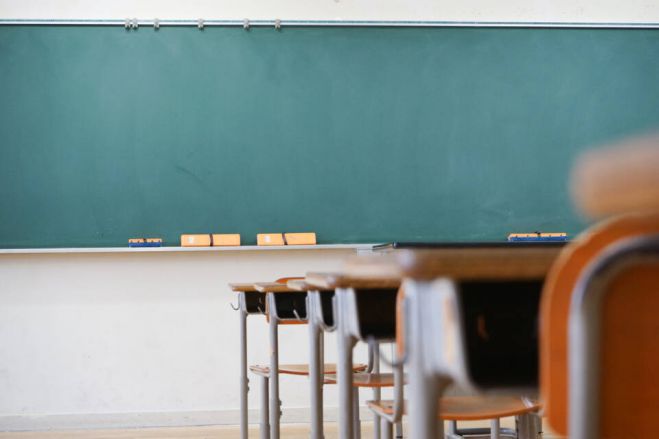 &Sigma;&chi;&omicron;&lambda;&epsilon;ί&alpha; | &Pi;ό&tau;&epsilon; &kappa;&lambda;&epsilon;ί&nu;&omicron;&upsilon;&nu; &gamma;&iota;&alpha; &tau;&iota;&sigmaf; &kappa;&alpha;&lambda;&omicron;&kappa;&alpha;&iota;&rho;&iota;&nu;έ&sigmaf; &delta;&iota;&alpha;&kappa;&omicron;&pi;έ&sigmaf; - &Pi;ό&tau;&epsilon; &xi;&epsilon;&kappa;&iota;&nu;&omicron;ύ&nu; &omicron;&iota; &Pi;&alpha;&nu;&epsilon;&lambda;&lambda;&alpha;&delta;&iota;&kappa;έ&sigmaf;
