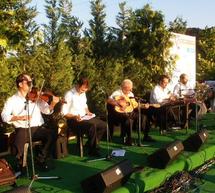 &Sigma;ή&mu;&epsilon;&rho;&alpha; &omicron; &delta;&iota;&alpha;&gamma;&omega;&nu;&iota;&sigma;&mu;ό&sigmaf; &delta;&eta;&mu;&omicron;&tau;&iota;&kappa;&omicron;ύ &tau;&rho;&alpha;&gamma;&omicron;&upsilon;&delta;&iota;&omicron;ύ &sigma;&tau;&alpha; &Lambda;&alpha;&gamma;&kappa;ά&delta;&iota;&alpha;!