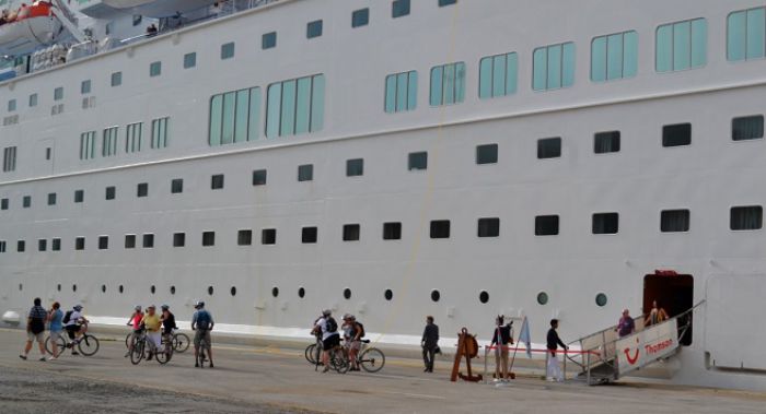 &Kappa;&rho;&omicron;&upsilon;&alpha;&zeta;&iota;&epsilon;&rho;ό&pi;&lambda;&omicron;&iota;&omicron; &mu;&epsilon; 1.416 &epsilon;&pi;&iota;&beta;ά&tau;&epsilon;&sigmaf; &sigma;&tau;&omicron; &lambda;&iota;&mu;ά&nu;&iota; &tau;&eta;&sigmaf; &Kappa;&alpha;&lambda;&alpha;&mu;ά&tau;&alpha;&sigmaf;!