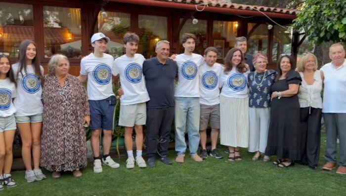 &Phi;&omicron;&iota;&tau;&eta;&tau;έ&sigmaf; &alpha;&pi;ό &tau;&omicron;&nu; &Kappa;&alpha;&nu;&alpha;&delta;ά &upsilon;&pi;&omicron;&delta;έ&chi;&theta;&eta;&kappa;&epsilon; &omicron; &delta;ή&mu;&omicron;&sigmaf; &Tau;&rho;ί&pi;&omicron;&lambda;&eta;&sigmaf; - &Tau;&zeta;&iota;&omicron;ύ&mu;&eta;&sigmaf;: "&Theta;έ&lambda;&omicron;&upsilon;&mu;&epsilon; &tau;&alpha; &pi;&alpha;&iota;&delta;&iota;ά &tau;&omega;&nu; &Alpha;&rho;&kappa;ά&delta;&omega;&nu; &mu;&epsilon;&tau;&alpha;&nu;&alpha;&sigma;&tau;ώ&nu; &nu;&alpha; &mu;&eta; &chi;ά&sigma;&omicron;&upsilon;&nu; &tau;&eta;&nu; &epsilon;&pi;&alpha;&phi;ή &mu;&epsilon; &tau;&eta;&nu; &pi;&alpha;&tau;&rho;ί&delta;&alpha;"