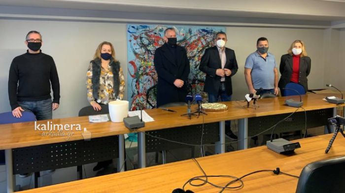 Έ&kappa;&omicron;&psi;&epsilon; &tau;&eta;&nu; &pi;ί&tau;&alpha; &tau;&omicron;&upsilon; &omicron; &sigma;ύ&lambda;&lambda;&omicron;&gamma;&omicron;&sigmaf; &epsilon;&rho;&gamma;&alpha;&zeta;&omicron;&mu;έ&nu;&omega;&nu; &Omicron;&Tau;&Alpha; &Alpha;&rho;&kappa;&alpha;&delta;ί&alpha;&sigmaf; (vd)