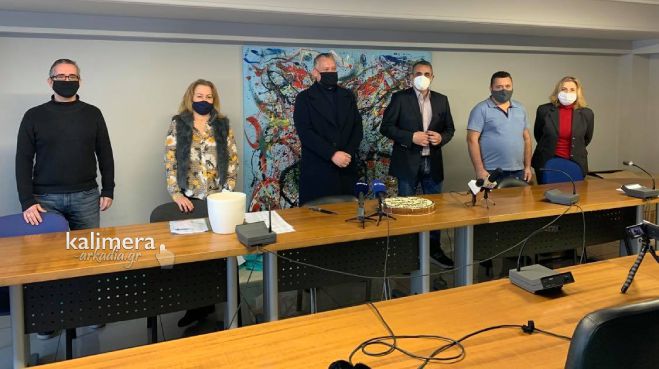 Έ&kappa;&omicron;&psi;&epsilon; &tau;&eta;&nu; &pi;ί&tau;&alpha; &tau;&omicron;&upsilon; &omicron; &sigma;ύ&lambda;&lambda;&omicron;&gamma;&omicron;&sigmaf; &epsilon;&rho;&gamma;&alpha;&zeta;&omicron;&mu;έ&nu;&omega;&nu; &Omicron;&Tau;&Alpha; &Alpha;&rho;&kappa;&alpha;&delta;ί&alpha;&sigmaf; (vd)