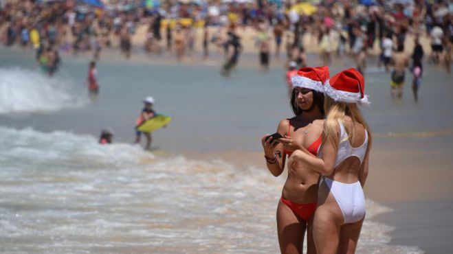 Στην Αυστραλία έκαναν Χριστούγεννα ... στη θάλασσα! (vd)
