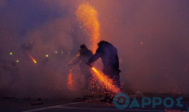 Σαϊτοπόλεμος 2014 Καλαμάτας, με μεγάλη συμμετοχή έγινε η νύχτα μέρα (vd)