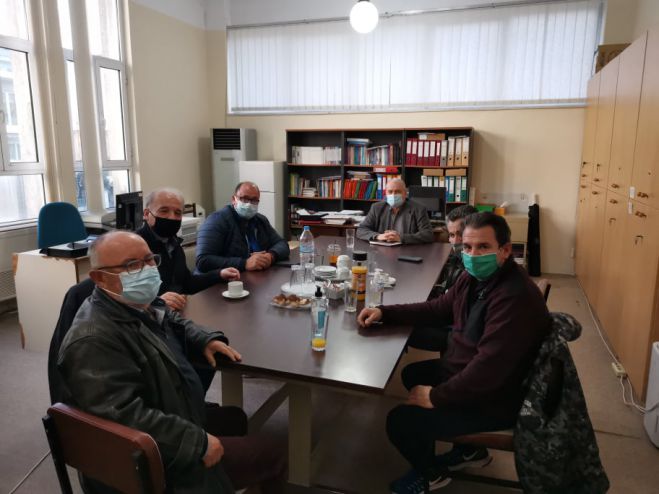&Sigma;&tau;&eta;&nu; &Omicron;&Epsilon;&Beta;&Epsilon;&Alpha; &omicron; &Pi;&alpha;&pi;&alpha;&eta;&lambda;&iota;&omicron;ύ | &Epsilon;&pi;&iota;&beta;ά&lambda;&lambda;&epsilon;&tau;&alpha;&iota; ά&mu;&epsilon;&sigma;&eta; &omicron;&iota;&kappa;&omicron;&nu;&omicron;&mu;&iota;&kappa;ή &sigma;&tau;ή&rho;&iota;&xi;&eta; &gamma;&iota;&alpha; &tau;&eta;&nu; &epsilon;&pi;&alpha;&nu;&epsilon;&kappa;&kappa;ί&nu;&eta;&sigma;&eta; &tau;&eta;&sigmaf; &lambda;&epsilon;&iota;&tau;&omicron;&upsilon;&rho;&gamma;ί&alpha;&sigmaf; &tau;&omega;&nu; &mu;&iota;&kappa;&rho;&omicron;&mu;&epsilon;&sigma;&alpha;ί&omega;&nu; &epsilon;&pi;&iota;&chi;&epsilon;&iota;&rho;ή&sigma;&epsilon;&omega;&nu;"