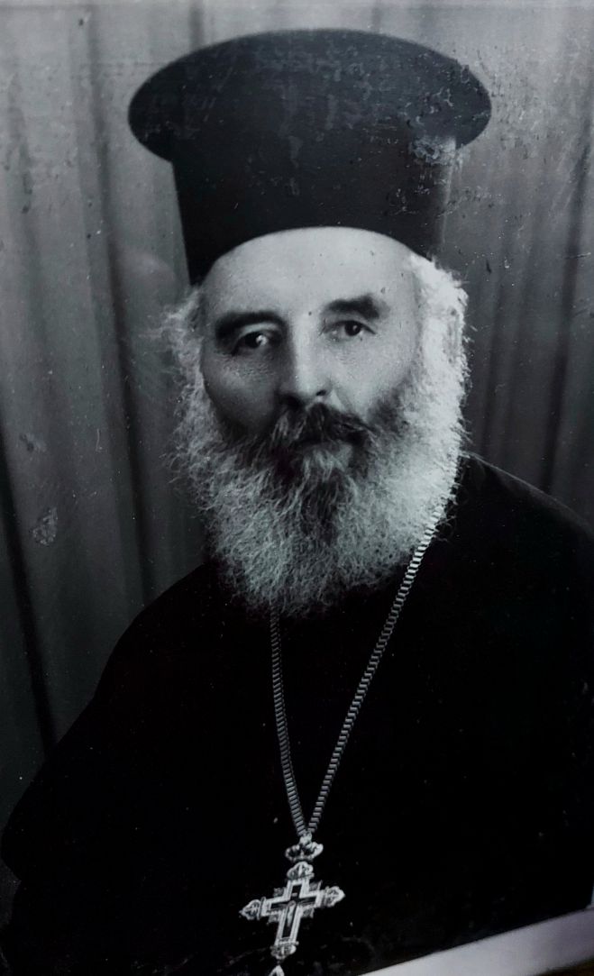 &Mu;&nu;&eta;&mu;ό&sigma;&upsilon;&nu;&omicron; &pi;. &Pi;&omicron;&lambda;&upsilon;&kappa;ά&rho;&pi;&omicron;&upsilon; &Beta;&lambda;ά&chi;&omicron;&upsilon; &sigma;&tau;&eta; &Mu;&omicron;&nu;ή &Kappa;&alpha;&lambda;&tau;&epsilon;&zeta;ώ&nu;
