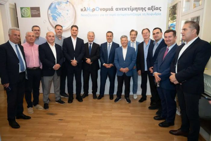 &Pi;&alpha;&pi;&alpha;&sigma;&tau;&alpha;ύ&rho;&omicron;&upsilon; &alpha;&pi;ό &tau;&eta;&nu; &Tau;&rho;ί&pi;&omicron;&lambda;&eta;: &laquo;&Eta; &alpha;&pi;&rho;ό&sigma;&kappa;&omicron;&pi;&tau;&eta;, &pi;&rho;&omicron;&sigma;&iota;&tau;ή, &alpha;&sigma;&phi;&alpha;&lambda;ή&sigmaf; &pi;&rho;ό&sigma;&beta;&alpha;&sigma;&eta; &kappa;ά&theta;&epsilon; Έ&lambda;&lambda;&eta;&nu;&alpha; &pi;&omicron;&lambda;ί&tau;&eta; &sigma;&tau;&omicron; &nu;&epsilon;&rho;ό &epsilon;ί&nu;&alpha;&iota; &alpha;&delta;&iota;&alpha;&pi;&rho;&alpha;&gamma;&mu;ά&tau;&epsilon;&upsilon;&tau;&eta; &epsilon;&theta;&nu;&iota;&kappa;ή &pi;&rho;&omicron;&tau;&epsilon;&rho;&alpha;&iota;ό&tau;&eta;&tau;&alpha;&raquo;