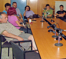 &Sigma;&epsilon; &pi;έ&nu;&tau;&epsilon; &delta;&iota;&mu;&eta;&nu;&iota;&alpha;ί&epsilon;&sigmaf; &delta;ό&sigma;&epsilon;&iota;&sigmaf; &theta;&alpha; &pi;&lambda;&eta;&rho;&omega;&theta;&epsilon;ί &tau;&omicron; &chi;&alpha;&rho;ά&tau;&sigma;&iota; &tau;&eta;&sigmaf; &Delta;&Epsilon;&Eta; &ndash; &Nu;έ&epsilon;&sigmaf; &alpha;&nu;&tau;&iota;&delta;&rho;ά&sigma;&epsilon;&iota;&sigmaf; &sigma;&tau;&eta;&nu; &Alpha;&rho;&kappa;&alpha;&delta;ί&alpha; (video)