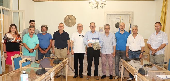 &Sigma;&upsilon;&nu;ά&nu;&tau;&eta;&sigma;&eta; &mu;&epsilon; &phi;&omicron;&rho;&epsilon;ί&sigmaf; &tau;&omicron;&upsilon; &Alpha;&kappa;ό&beta;&omicron;&upsilon; &sigma;&tau;&eta;&nu; &Pi;&epsilon;&rho;&iota;&phi;έ&rho;&epsilon;&iota;&alpha;