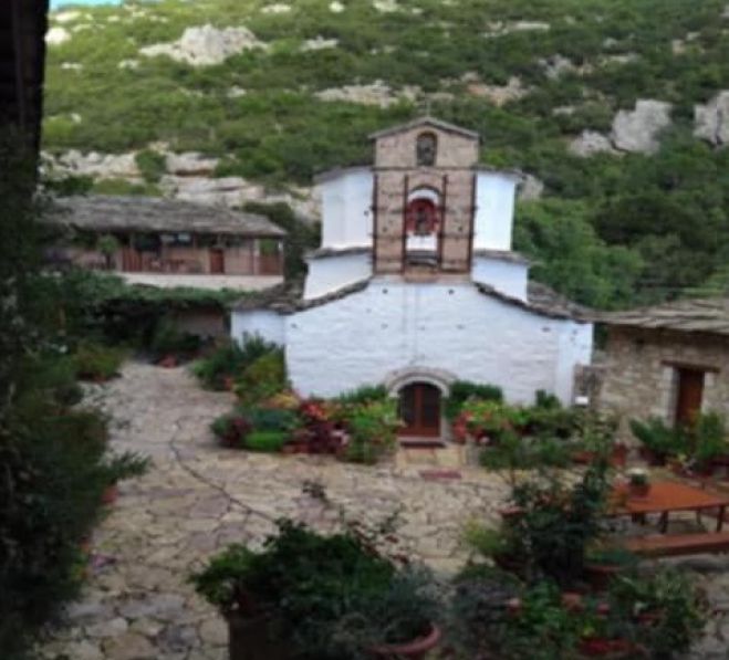 Γιορτάζει η Μονή Αγίου Νικολάου Καρυάς