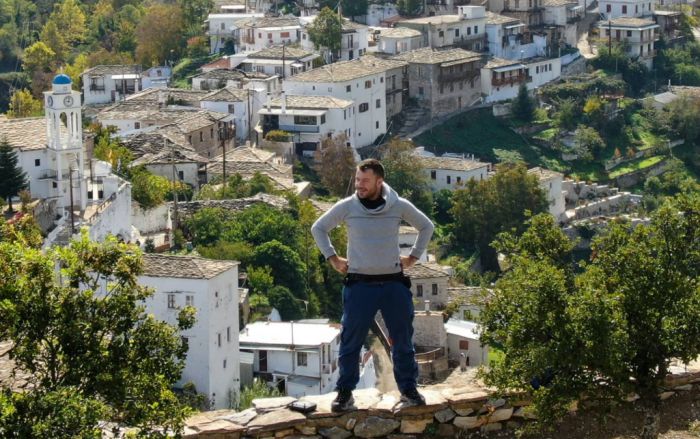 &Omicron;&delta;&omicron;&iota;&pi;&omicron;&rho;&iota;&kappa;ό &alpha;&pi;ό &tau;&omicron; Happy Traveller &sigma;&tau;&alpha; &gamma;&rho;&alpha;&phi;&iota;&kappa;ά &chi;&omega;&rho;&iota;ά &tau;&omicron;&upsilon; &Pi;ά&rho;&nu;&omega;&nu;&alpha; - &Delta;&epsilon;ί&tau;&epsilon; &epsilon;&delta;ώ ό&lambda;&eta; &tau;&eta;&nu; &epsilon;&kappa;&pi;&omicron;&mu;&pi;ή! (vd)