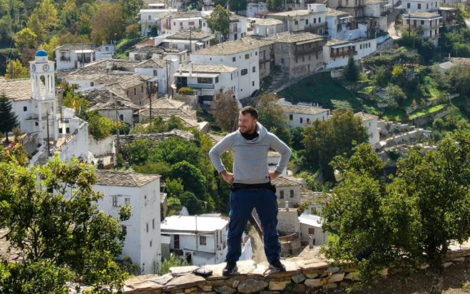 &Omicron;&delta;&omicron;&iota;&pi;&omicron;&rho;&iota;&kappa;ό &alpha;&pi;ό &tau;&omicron; Happy Traveller &sigma;&tau;&alpha; &gamma;&rho;&alpha;&phi;&iota;&kappa;ά &chi;&omega;&rho;&iota;ά &tau;&omicron;&upsilon; &Pi;ά&rho;&nu;&omega;&nu;&alpha; - &Delta;&epsilon;ί&tau;&epsilon; &epsilon;&delta;ώ ό&lambda;&eta; &tau;&eta;&nu; &epsilon;&kappa;&pi;&omicron;&mu;&pi;ή! (vd)