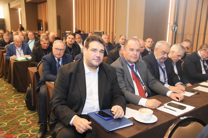 &Sigma;&tau;&eta;&nu; Έ&kappa;&tau;&alpha;&kappa;&tau;&eta; &Gamma;&epsilon;&nu;&iota;&kappa;ή &Sigma;&upsilon;&nu;έ&lambda;&epsilon;&upsilon;&sigma;&eta; &tau;&eta;&sigmaf; &Kappa;&Epsilon;&Delta;&Epsilon; &omicron; &Delta;ή&mu;&alpha;&rho;&chi;&omicron;&sigmaf; &Gamma;&omicron;&rho;&tau;&upsilon;&nu;ί&alpha;&sigmaf;