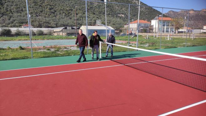 &Sigma;&tau;&alpha; έ&rho;&gamma;&alpha; &tau;&omicron;&upsilon; &gamma;&eta;&pi;έ&delta;&omicron;&upsilon; &tau;έ&nu;&iota;&sigmaf; &Lambda;&epsilon;&omega;&nu;&iota;&delta;ί&omicron;&upsilon; &omicron; &Alpha;&nu;&tau;&iota;&pi;&epsilon;&rho;&iota;&phi;&epsilon;&rho;&epsilon;&iota;ά&rho;&chi;&eta;&sigmaf; &Sigma;&kappa;&alpha;&nu;&tau;&zeta;ό&sigmaf; (&epsilon;&iota;&kappa;ό&nu;&epsilon;&sigmaf;)