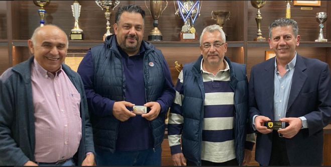 &Alpha;&Epsilon;&Kappa; &Tau;&rho;ί&pi;&omicron;&lambda;&eta;&sigmaf;: &laquo;&Epsilon;&upsilon;&chi;&alpha;&rho;&iota;&sigma;&tau;&omicron;ύ&mu;&epsilon; &tau;&omicron;&nu; &sigma;ύ&lambda;&lambda;&omicron;&gamma;&omicron; &Kappa;&alpha;&phi;&epsilon;&sigma;&tau;&iota;&alpha;&tau;ό&rho;&omega;&nu; &Alpha;&rho;&kappa;&alpha;&delta;ί&alpha;&sigmaf; &gamma;&iota;&alpha; &tau;&eta;&nu; &sigma;&eta;&mu;&alpha;&nu;&tau;&iota;&kappa;ή &sigma;&upsilon;&mu;&beta;&omicron;&lambda;&iota;&kappa;ή &pi;&rho;&omicron;&sigma;&phi;&omicron;&rho;ά &sigma;&tau;&omicron; &pi;&omicron;&delta;&omicron;&sigma;&phi;&alpha;&iota;&rho;&iota;&kappa;ό &tau;&mu;ή&mu;&alpha;&raquo;