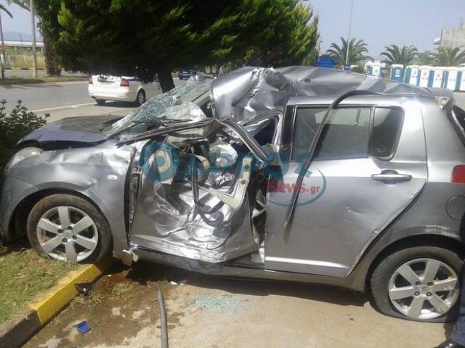 «Σφοδρή» σύγκρουση αυτοκινήτου στη Νέα Είσοδο της Καλαμάτας (εικόνες)