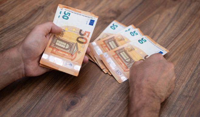 Έρχονται επίδομα 250 ευρώ και ένα ενοίκιο ... &quot;επιστροφή&quot;!