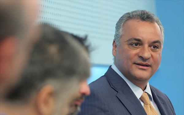 &Kappa;&epsilon;&phi;&alpha;&lambda;&omicron;&gamma;&iota;ά&nu;&nu;&eta;&sigmaf;: "Έ&chi;&omega; &beta;&rho;&epsilon;&iota; &tau;&omicron;&nu; &alpha;&nu;&tau;&iota;-&Tau;&alpha;&tau;&omicron;ύ&lambda;&eta;!"