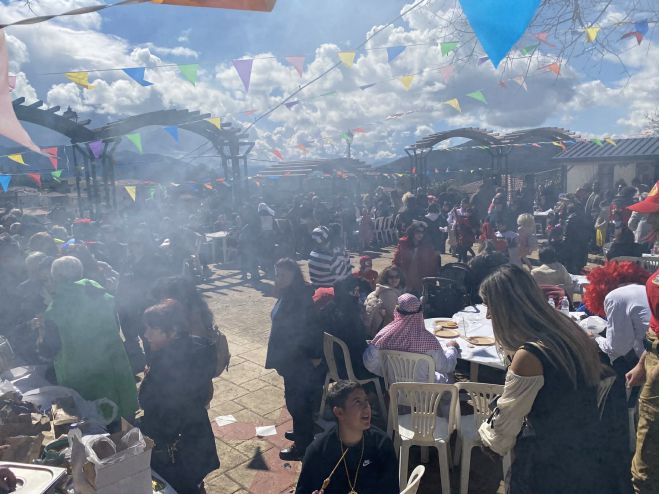 Με επιτυχία και πλήθος κόσμου αναβίωσε στα Τρόπαια «Το λιώσιμο του χοιρινού» (εικόνες)