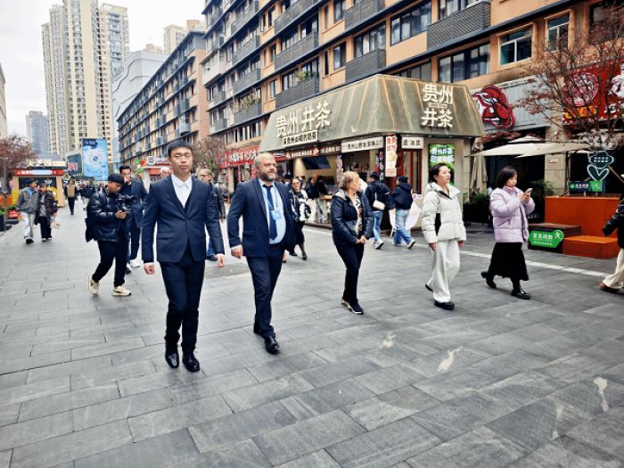 Επίσκεψη στην περιοχή Guiyang της Κίνας πραγματοποίησαν Τατούλης και Καρούντζου (εικόνες)