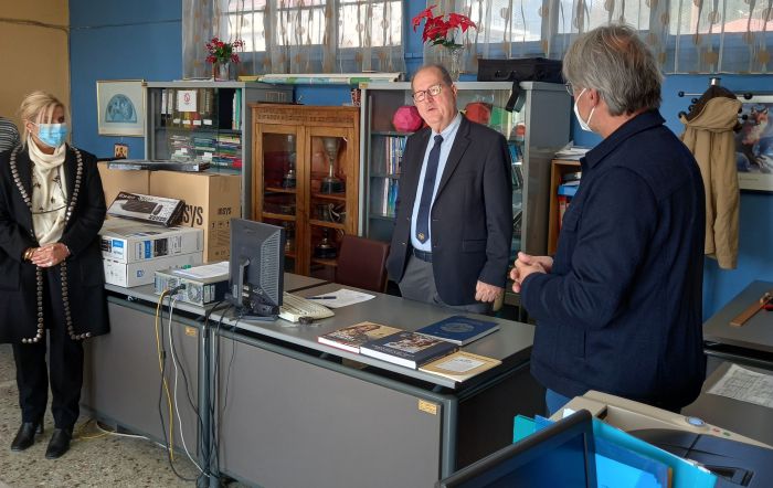 &Tau;&omicron; 1&omicron; &Gamma;&epsilon;&nu;&iota;&kappa;ό &Lambda;ύ&kappa;&epsilon;&iota;&omicron; &Tau;&rho;ί&pi;&omicron;&lambda;&eta;&sigmaf; &epsilon;&pi;&iota;&sigma;&kappa;έ&phi;&theta;&eta;&kappa;&epsilon; &omicron; &Pi;&epsilon;&rho;&iota;&phi;&epsilon;&rho;&epsilon;&iota;ά&rho;&chi;&eta;&sigmaf; (&epsilon;&iota;&kappa;ό&nu;&epsilon;&sigmaf;)