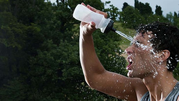 Έ&rho;&chi;&epsilon;&tau;&alpha;&iota; &kappa;&alpha;ύ&sigma;&omega;&nu;&alpha;&sigmaf; &tau;&eta;&nu; &epsilon;&pi;ό&mu;&epsilon;&nu;&eta; &epsilon;&beta;&delta;&omicron;&mu;ά&delta;&alpha; &sigma;&tau;&eta;&nu; &Alpha;&rho;&kappa;&alpha;&delta;ί&alpha;- &Sigma;&tau;&omicron; &laquo;&kappa;ό&kappa;&kappa;&iota;&nu;&omicron;&raquo; &eta; &theta;&epsilon;&rho;&mu;&omicron;&kappa;&rho;&alpha;&sigma;ί&alpha; &ndash; &Sigma;&upsilon;&mu;&beta;&omicron;&upsilon;&lambda;έ&sigmaf; &alpha;&pi;ό &tau;&omicron;&nu; &Iota;&alpha;&tau;&rho;&iota;&kappa;ό &Sigma;ύ&lambda;&lambda;&omicron;&gamma;&omicron;!